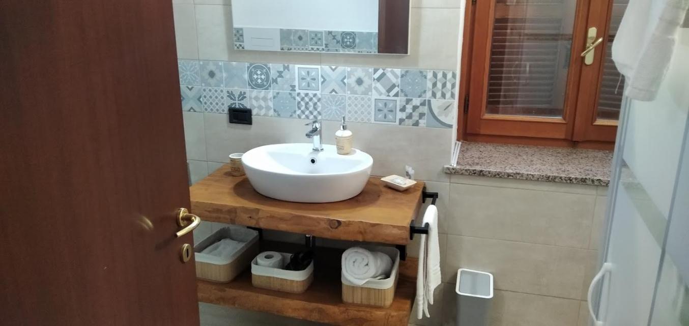 Borgo Antico Chalet Appartamenti Fara Novarese Exterior foto