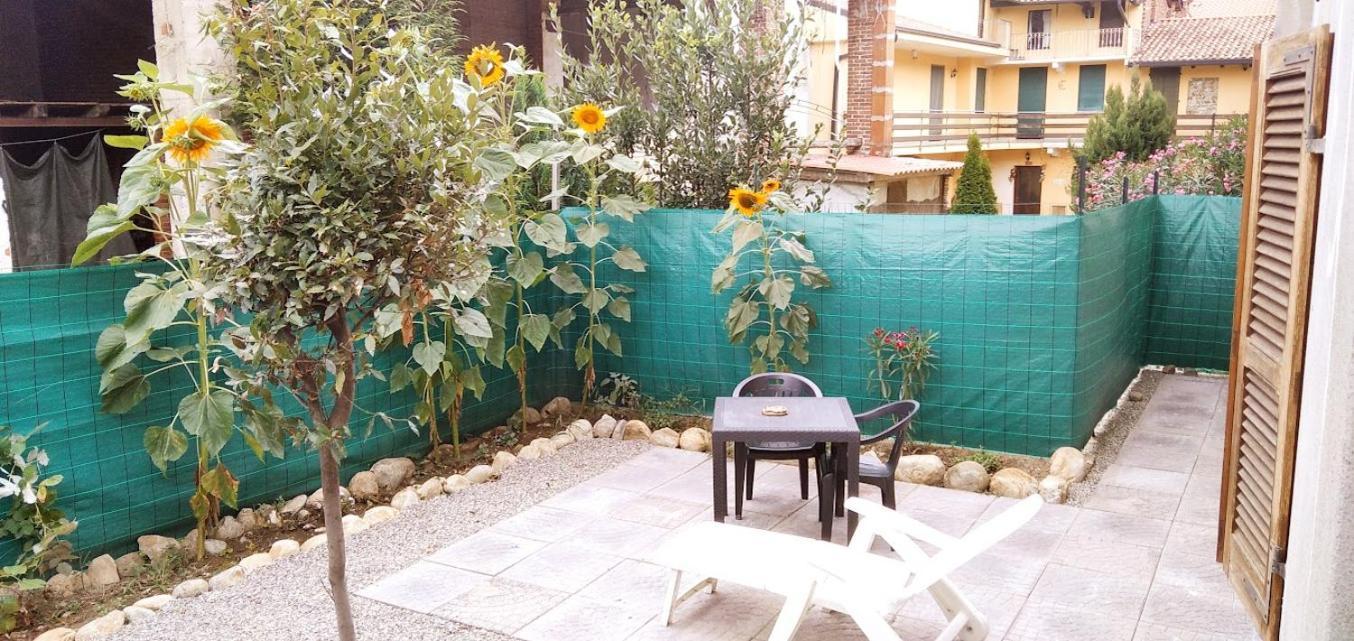 Borgo Antico Chalet Appartamenti Fara Novarese Exterior foto